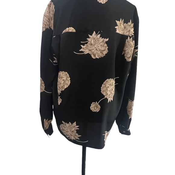 Liz Claiborne, SZ 12, Black/Beige Floral Print, Long Sleeve, Button Up. - Picture 6 of 9
